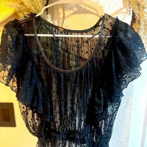 Free People Black Sweet Surprise Lace
Sheer Blouse Ruffles Boho Women's - Picture 6 of 7